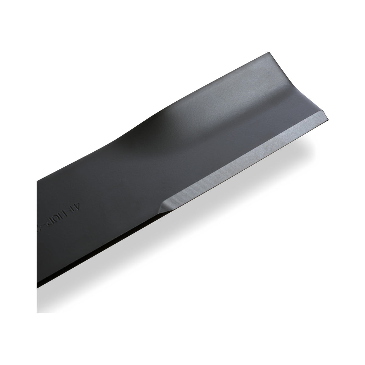 TERRE 61-inch medium-lift mower blades 3-pack - blade tip and lift detail